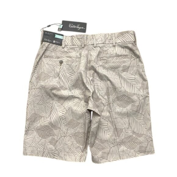 Walter Hagen Wrinkle Resistant P11 Golf Shorts in Light Khaki - Picture 3 of 4
